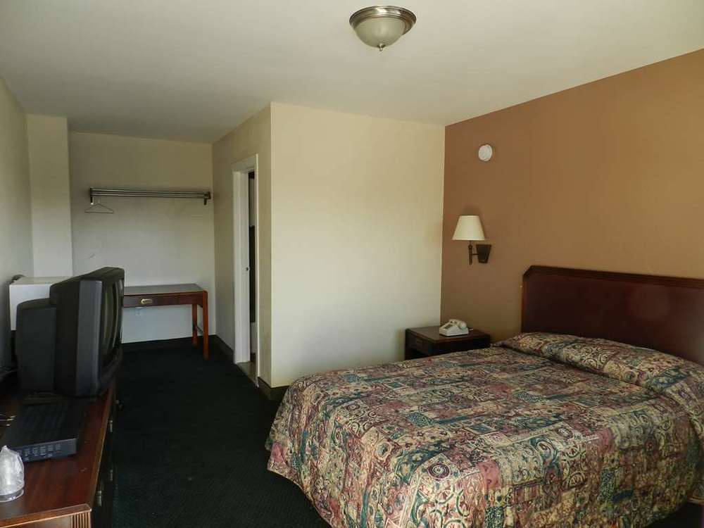 Viking Motel-Detroit Room photo